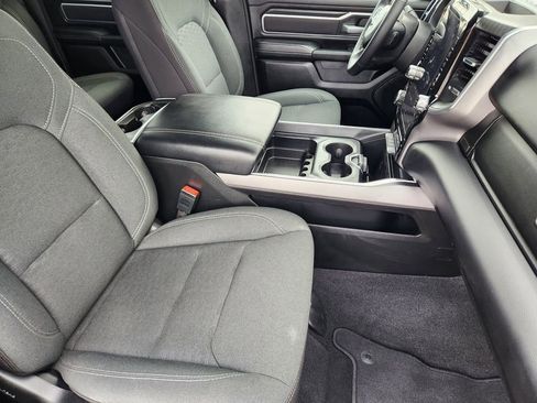 Used 2025 RAM 1500 4x4 Crew Cab image 12