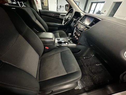 Used 2018 Nissan Pathfinder SV w/ SV Tech Package AWD/4WD image 18