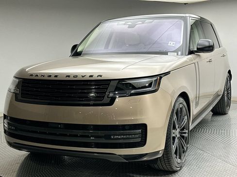 Used 2023 Land Rover Range Rover Long Wheelbase SE AWD/4WD image 1