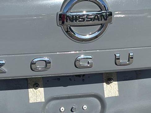 Used 2021 Nissan Rogue SL AWD/4WD image 28