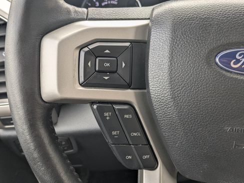 Used 2022 Ford F350 Lariat image 28