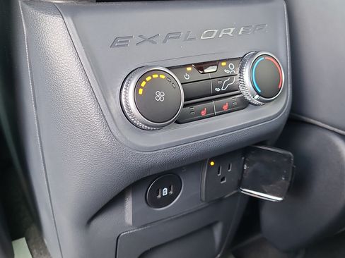 Used 2025 Ford Explorer ST AWD/4WD image 16