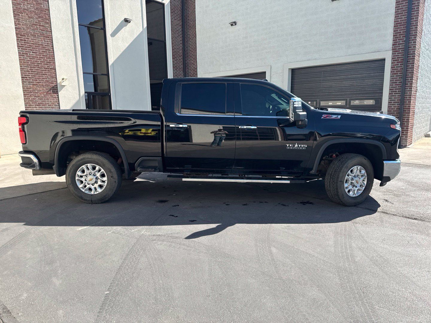 Used 2024 Chevrolet Silverado 2500 LTZ w/ LTZ Texas Edition AWD/4WD image 9