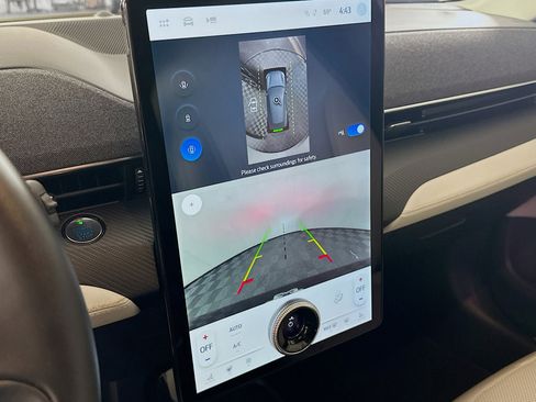 Used 2021 Ford Mustang Mach-E Premium image 23