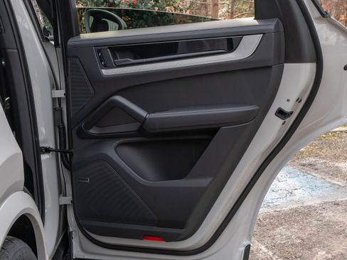 New 2026 Porsche Cayenne E-Hybrid AWD/4WD image 40