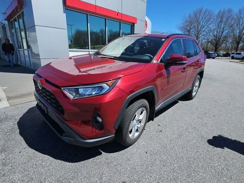 Used 2020 Toyota RAV4 XLE w/ Convenience Package image 9