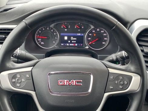 Used 2023 GMC Acadia SLT image 7