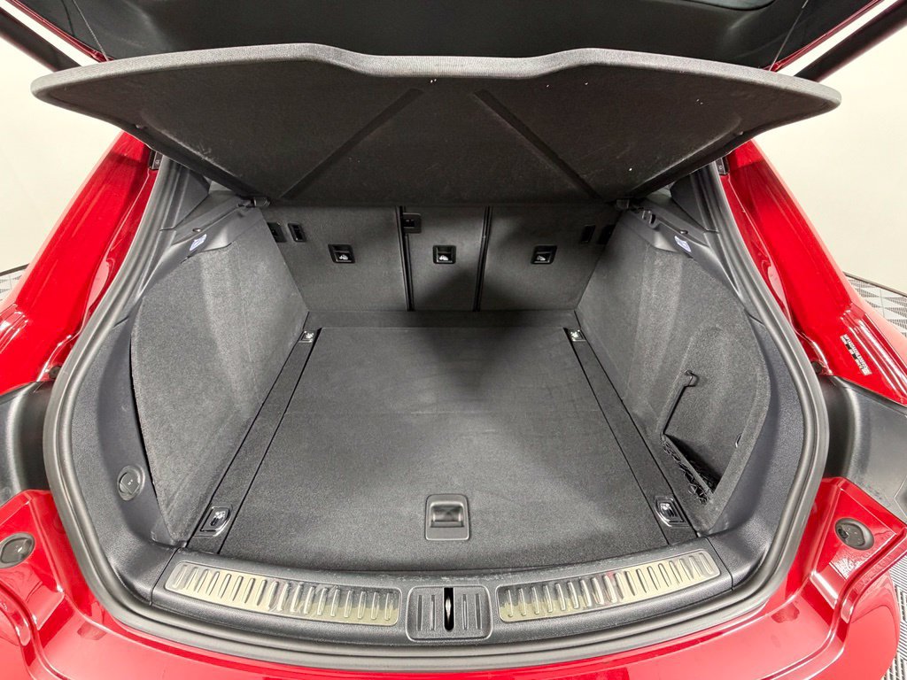 Certified 2024 Porsche Macan S AWD/4WD image 44