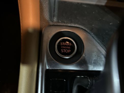 Used 2025 Nissan Sentra SV w/ SV Premium Package image 18