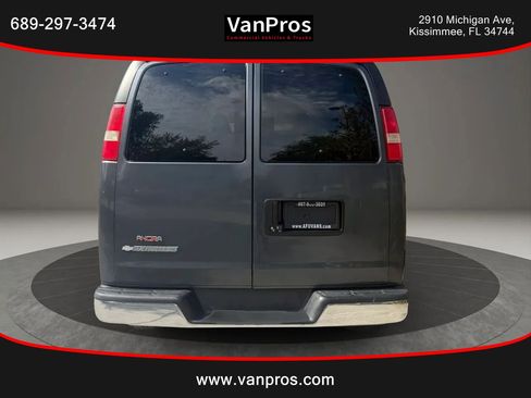 Used 2017 Chevrolet Express 3500 LT w/ LT Preferred Equipment Group RWD image 4