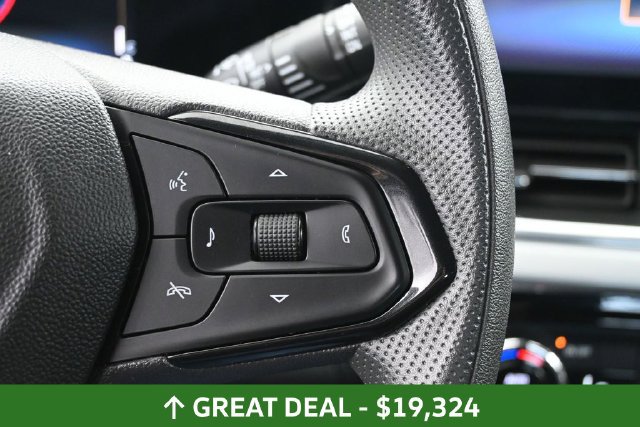 Used 2025 Chevrolet Trax LT FWD image 33