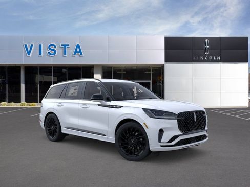 Used 2025 Lincoln Aviator Reserve w/ Equipment Group 201A AWD/4WD image 7