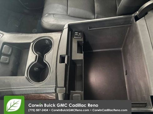 Used 2015 GMC Yukon SLT AWD/4WD image 24
