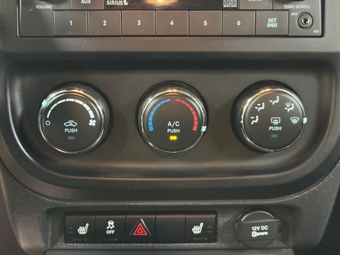 Used 2017 Jeep Patriot High Altitude FWD image 31