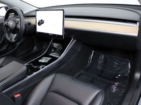 Used 2019 Tesla Model 3 Long Range image 17