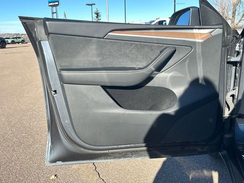 Used 2022 Tesla Model Y Performance image 20