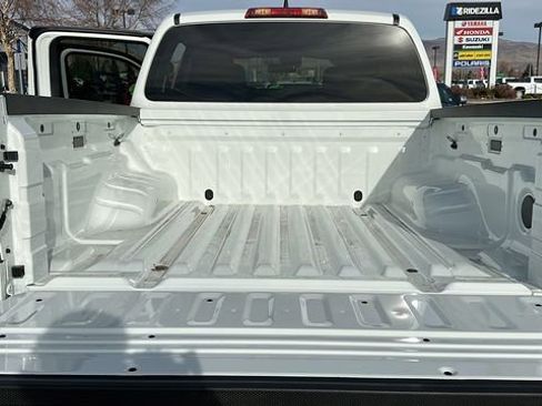 Certified 2025 Nissan Frontier SV image 16