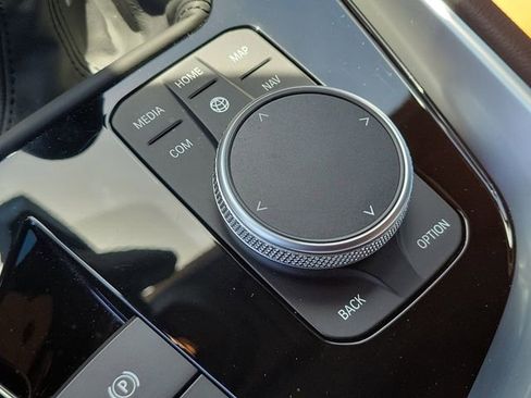 Used 2025 BMW Z4 M40i w/ Edition RWD image 29