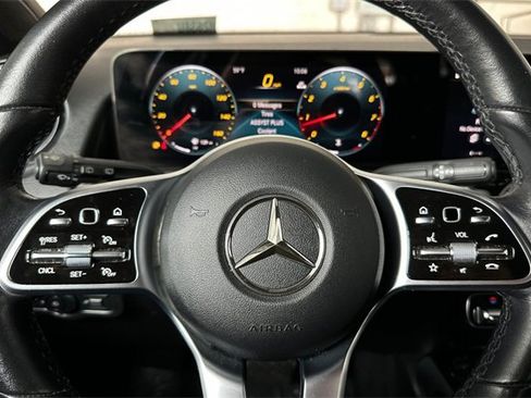 Used 2023 Mercedes-Benz GLB 250 GLB 250 image 25