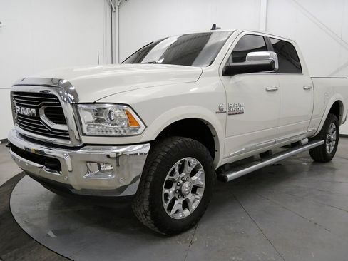 Used 2017 RAM 3500 Laramie Longhorn image 3