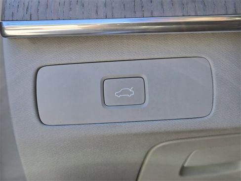 Certified 2023 Volvo XC90 B6 Core w/ Climate Package image 34