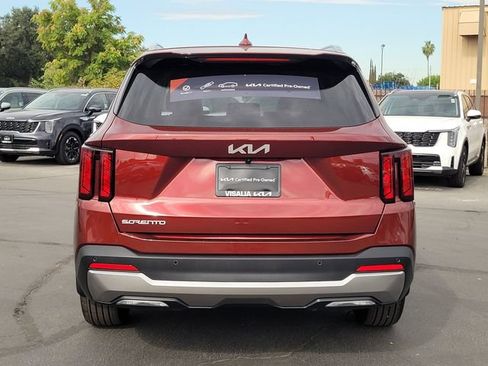 Certified 2025 Kia Sorento S w/ Panoramic Sunroof Package FWD image 7