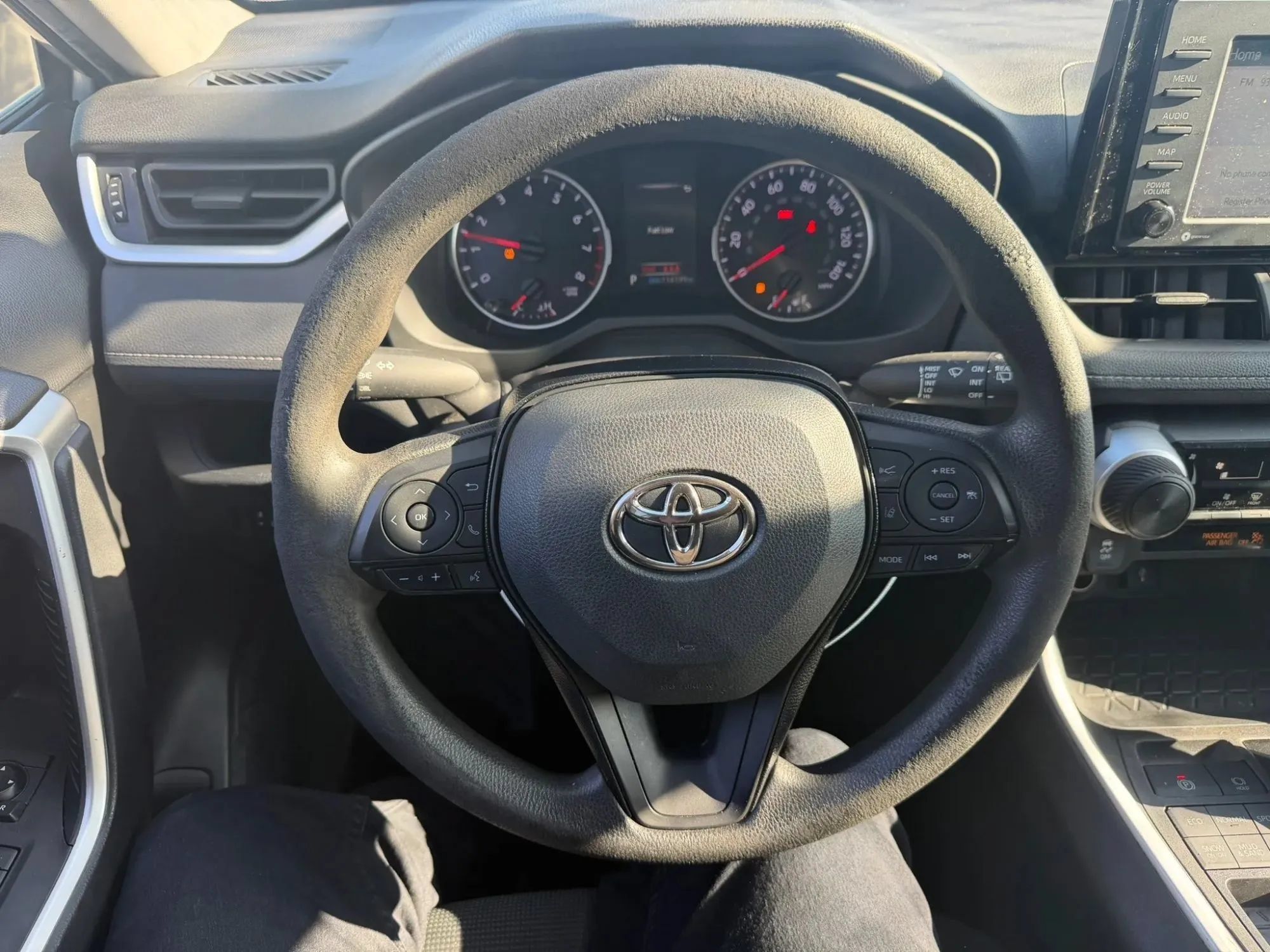 Used 2021 Toyota RAV4 LE AWD/4WD image 12
