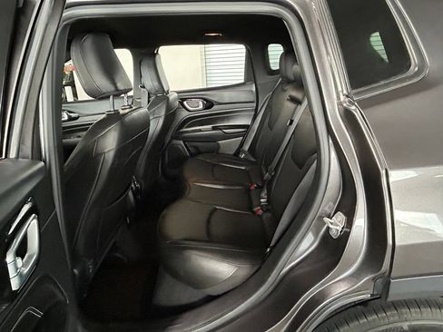Used 2022 Jeep Compass Latitude FWD image 42