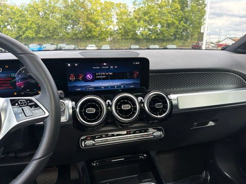 Used 2026 Mercedes-Benz GLB 250 4MATIC image 15