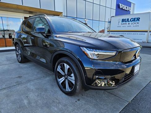 Used 2023 Volvo XC40 Recharge Plus w/ Protection Package Premier AWD/4WD image 3