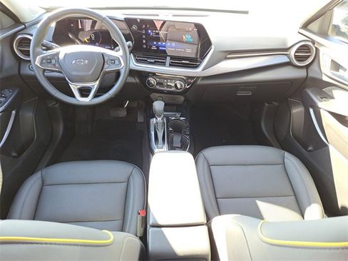 Used 2025 Chevrolet Trax ACTIV w/ Driver Confidence Package image 10