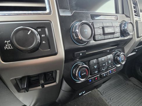 Used 2017 Ford F350 Lariat w/ Lariat Value Package AWD/4WD image 11