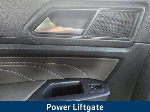 Used 2021 Volkswagen Atlas Cross Sport SE FWD image 13