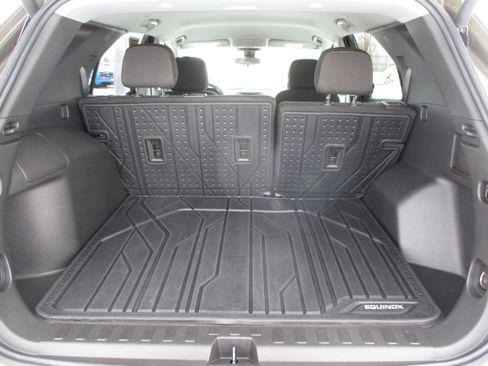 Used 2023 Chevrolet Equinox LT image 36