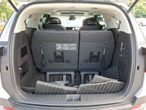 Certified 2026 Kia Carnival SX Prestige FWD image 31