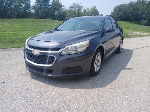 Used 2015 Chevrolet Malibu LT image 2