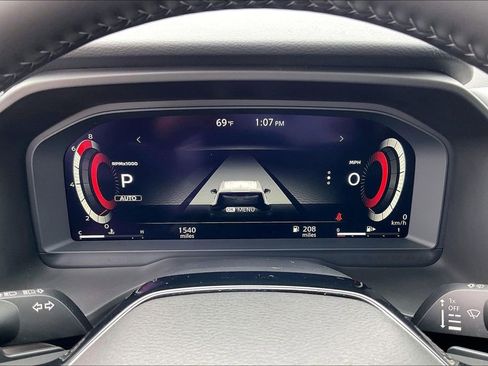 Used 2025 Nissan Rogue Platinum AWD/4WD image 30
