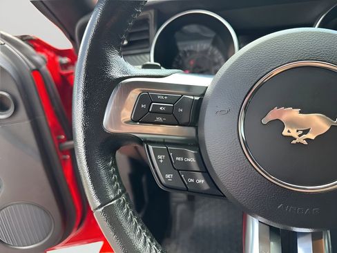 Used 2020 Ford Mustang Convertible RWD image 24