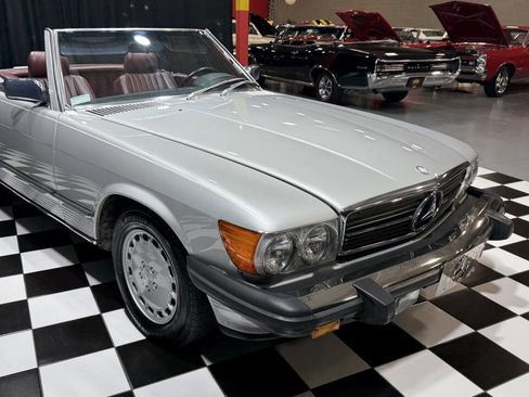 Used 1988 Mercedes-Benz 560 SL image 16
