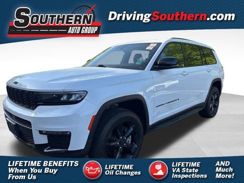 Used 2025 Jeep Grand Cherokee L Limited w/ Black Appearance Package AWD/4WD image 1