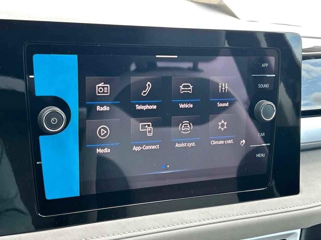 New 2026 Volkswagen Taos SE FWD image 32