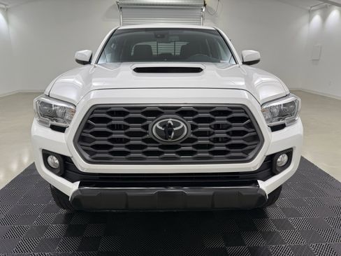 Used 2021 Toyota Tacoma TRD Sport image 2