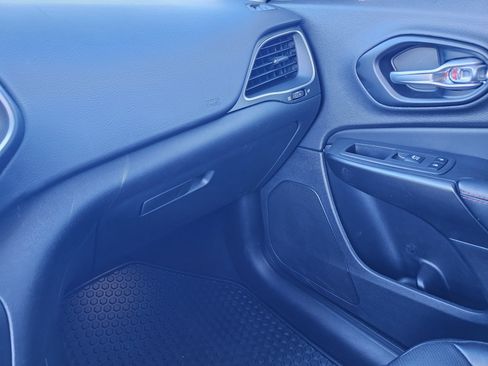 Used 2023 Jeep Cherokee Trailhawk w/ Sun & Sound Group image 28