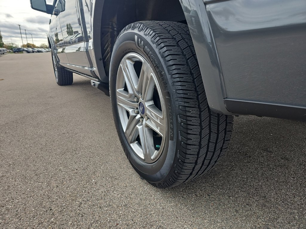 Used 2018 Ford F150 Lariat w/ Equipment Group 502A Luxury AWD/4WD image 39