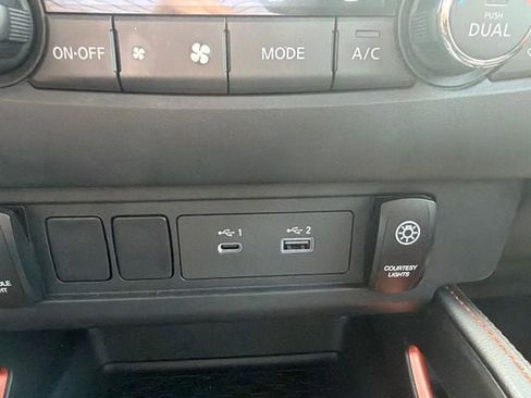Used 2024 Nissan Frontier PRO-4X w/ Off-Road Protection Package AWD/4WD image 18