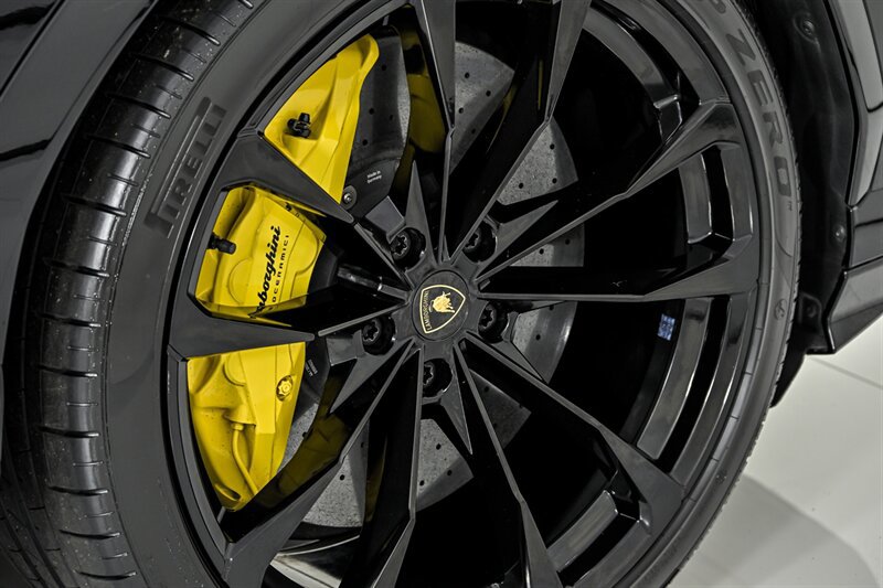 Used 2021 Lamborghini Urus AWD/4WD image 14