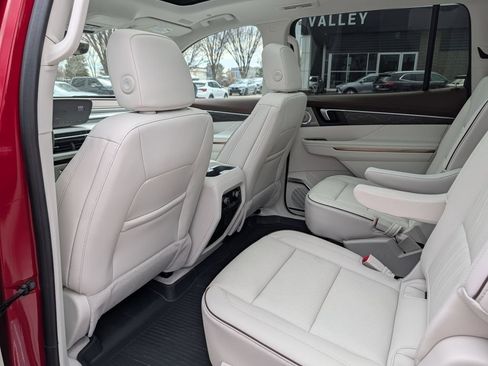 New 2026 Buick Enclave Avenir w/ Super Cruise Package AWD/4WD image 38