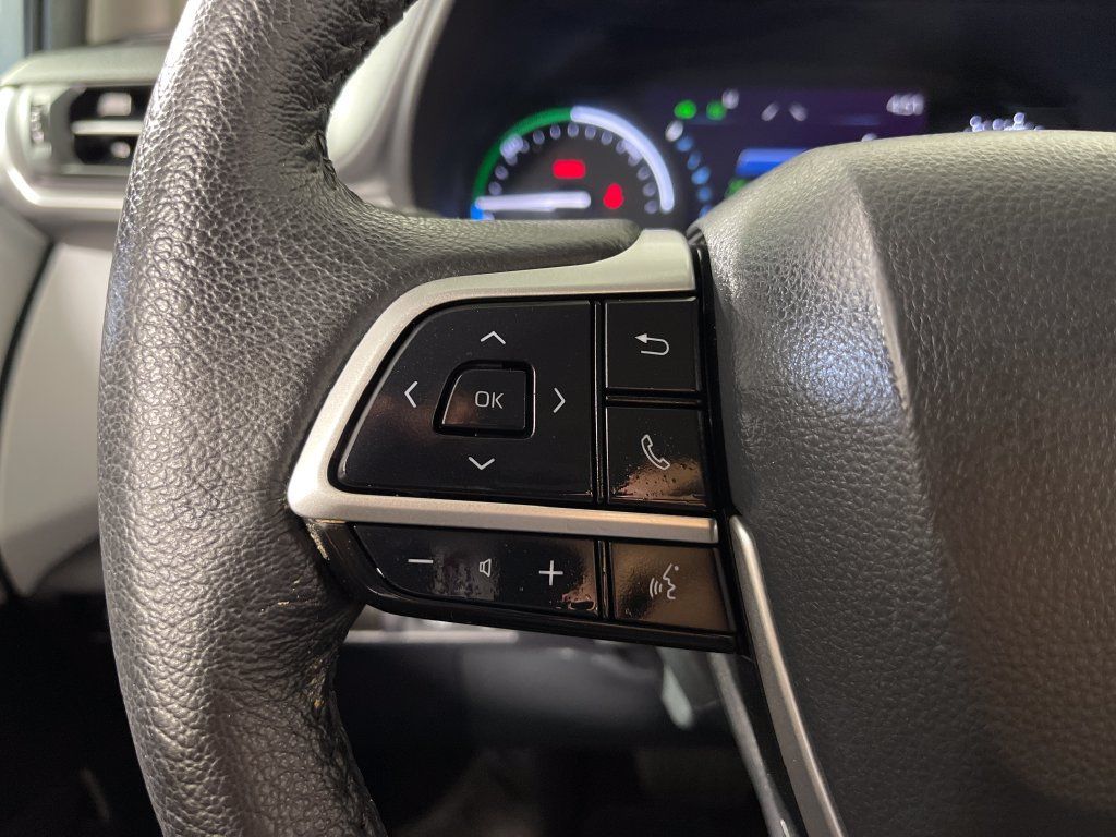 Certified 2025 Toyota Sienna XLE FWD image 26