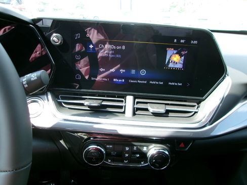 New 2026 Chevrolet Trax ACTIV FWD image 16
