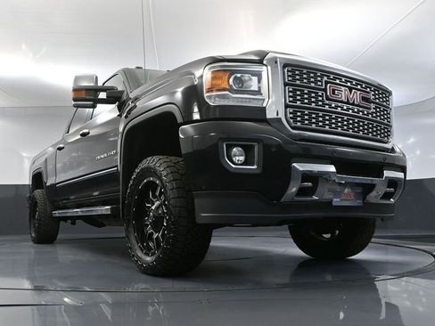 Used 2018 GMC Sierra 2500 Denali w/ Duramax Plus Package image 57